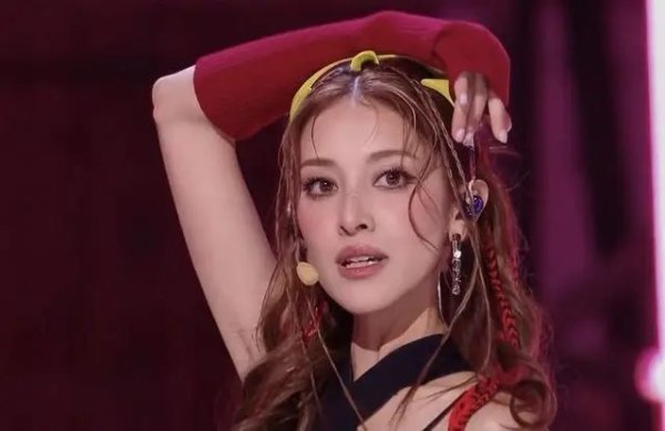 配资平台金牛 恭喜！TVB知名女星《浪姐7》倒数第二晋级，谢粉丝“救命”之恩